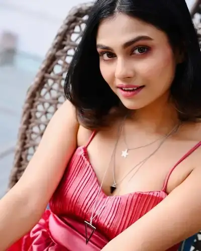 Escort Service Mominpura